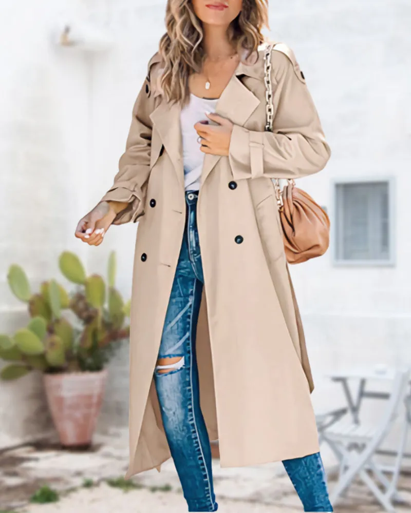 Elegant trench coat in solid colour